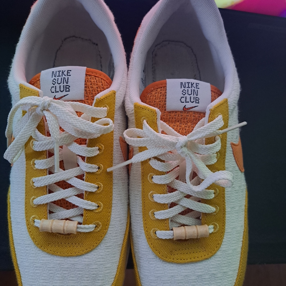 Nike women's Dbreak SE Next nature